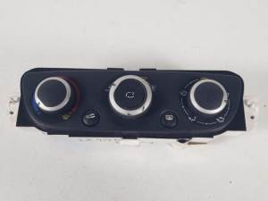 MANDO CALEFACCION / AIRE ACONDICIONADO T1001786G RENAULT MEGANE III BERLINA 5P Autodesguaces Alicante