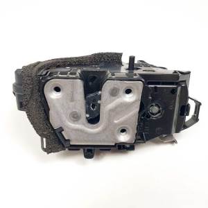 CERRADURA PUERTA TRASERA IZQUIERDA 825015FA0A NISSAN MICRA V (K14) Autodesguaces Alicante