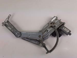 ELEVALUNAS DELANTERO DERECHO 0130821769 OPEL ZAFIRA A Autodesguaces Alicante