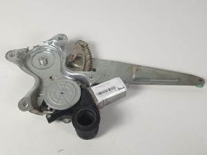 ELEVALUNAS TRASERO DERECHO 8572032150 TOYOTA RAV 4 (A2) Autodesguaces Alicante