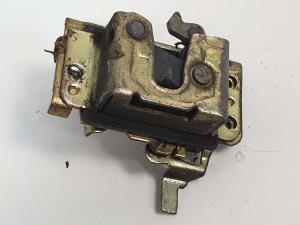 CERRADURA PUERTA DELANTERA DERECHA 90120865 DAEWOO NEXIA Autodesguaces Alicante