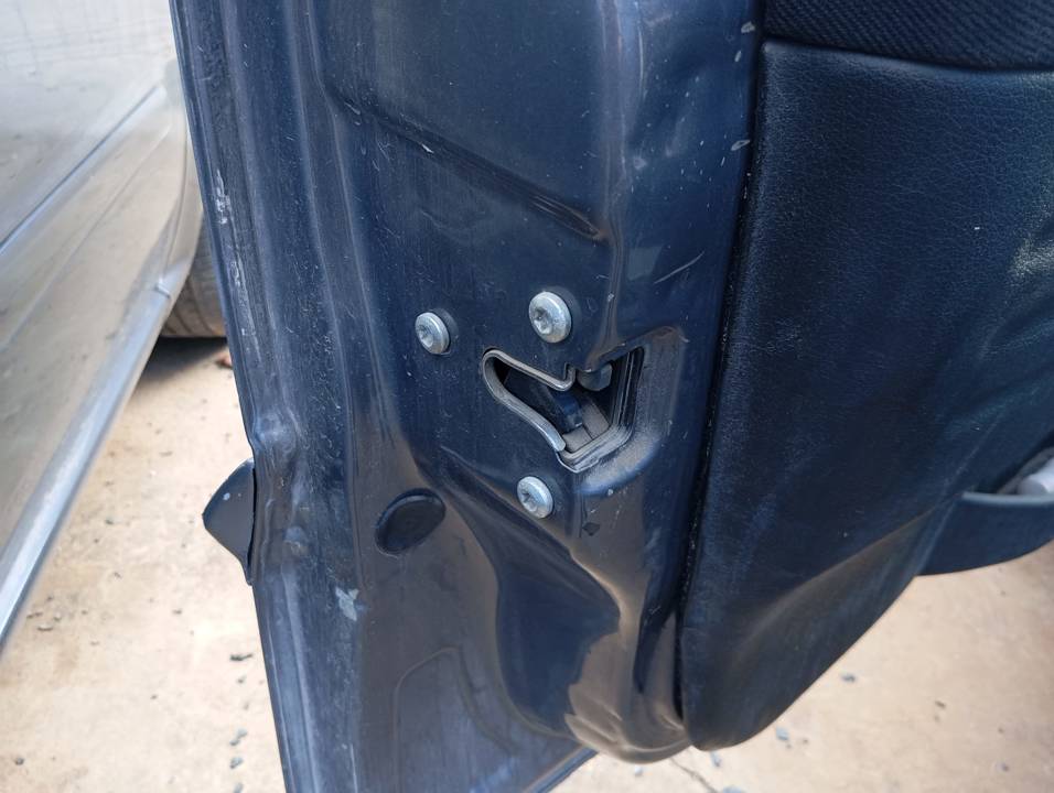 CERRADURA PUERTA DELANTERA IZQUIERDA