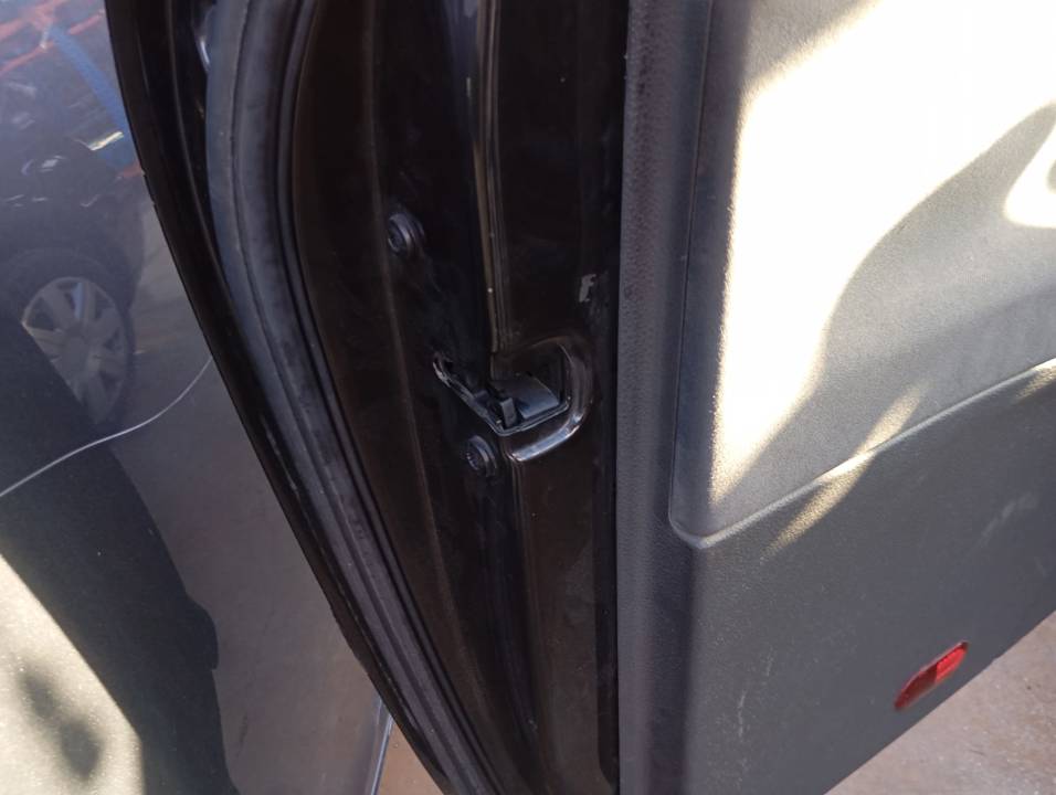 CERRADURA PUERTA DELANTERA IZQUIERDA