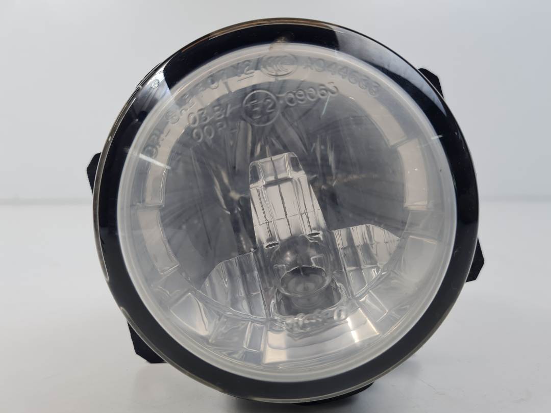 Feu antibrouillard gauche - 8321A365 - MITSUBISHI - ASX (GA0W)