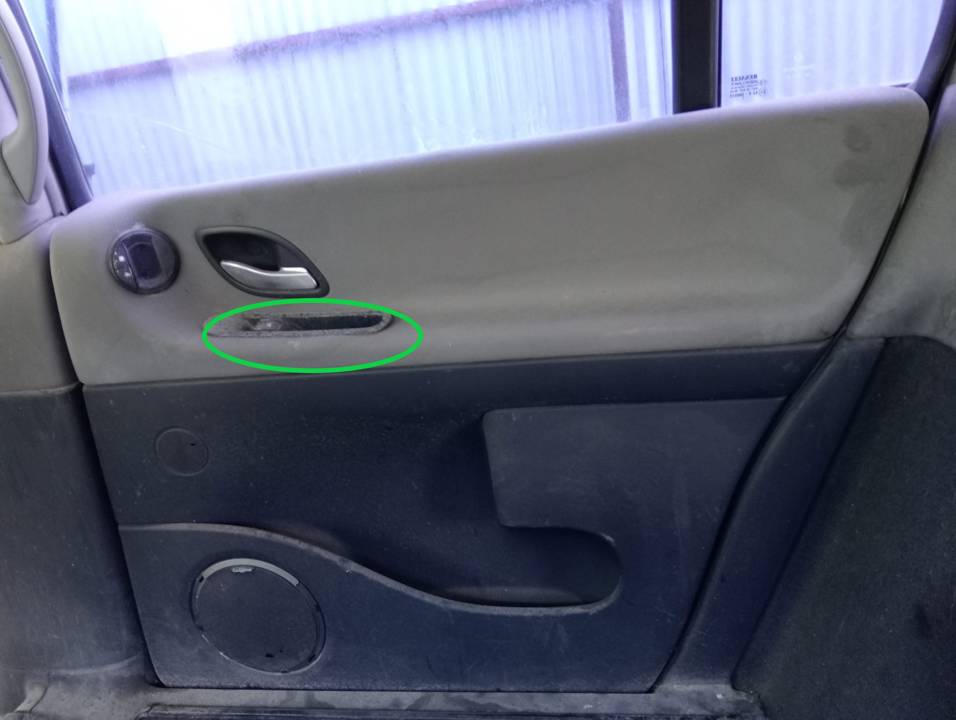 MANDO ELEVALUNAS TRASERO DERECHO