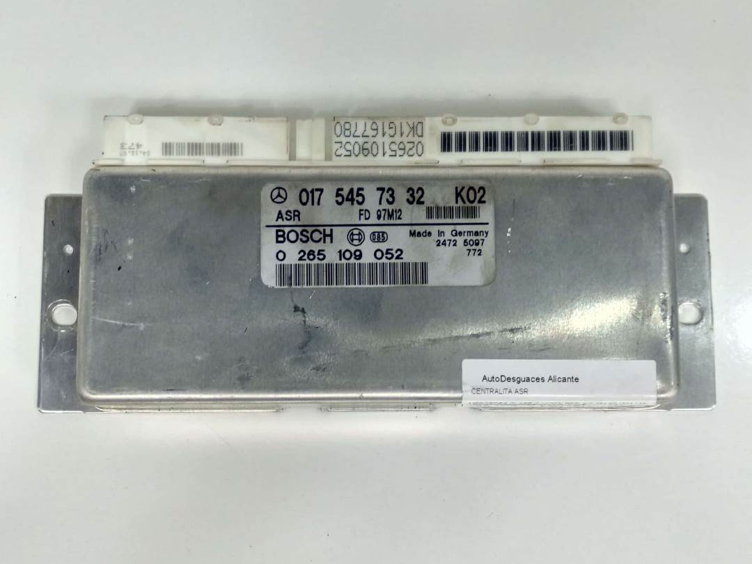 Calculateur ASR - 0265109052 - MERCEDES - CLASE C (W202) BERLINA