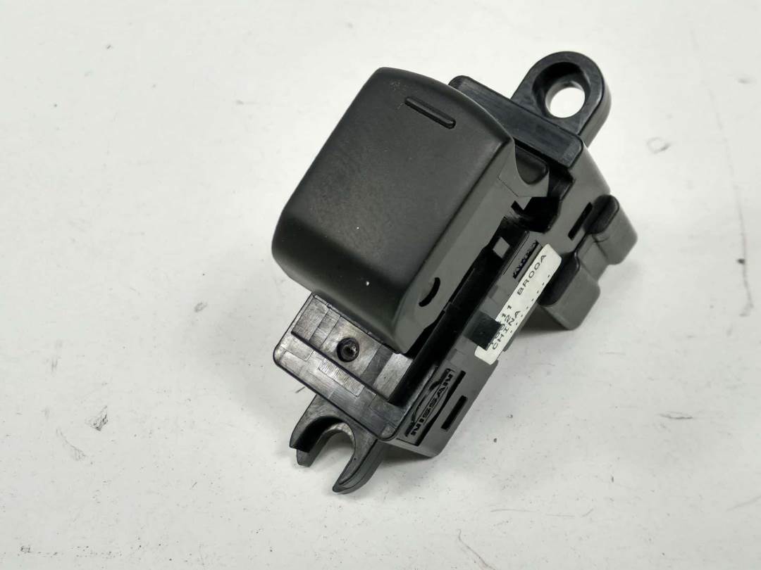 MANDO ELEVALUNAS TRASERO IZQUIERDO - 25411BR00A - NISSAN - QASHQAI (J10)