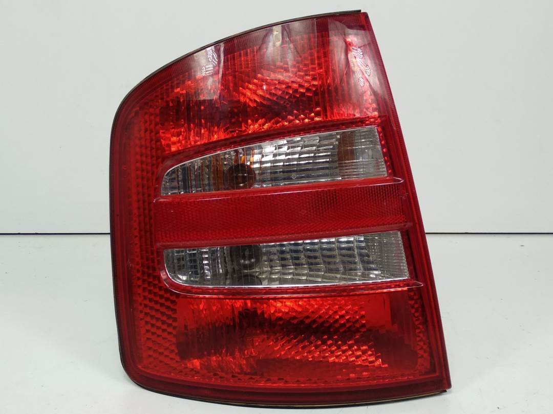 PILOTO TRASERO IZQUIERDO - 6Y9945095B - SKODA - FABIA FAMILIAR (6Y5)