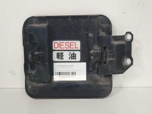 TAPA EXTERIOR COMBUSTIBLE MITSUBISHI MONTERO SPORT (K90) Autodesguaces Alicante