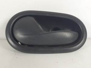 MANETA INTERIOR DELANTERA IZQUIERDA 806717698R DACIA SANDERO Autodesguaces Alicante