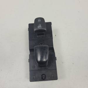MANDO ELEVALUNAS DELANTERO DERECHO 254111KA5A NISSAN JUKE (F15) Autodesguaces Alicante