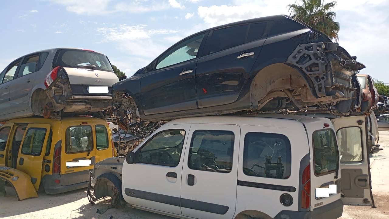 Imagen del vehículo RENAULT MEGANE III BERLINA 5 P