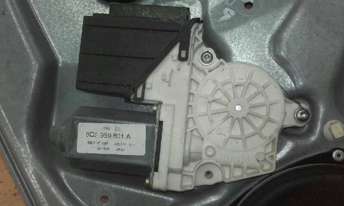 MOTOR ELEVALUNAS DELANTERO DERECHO