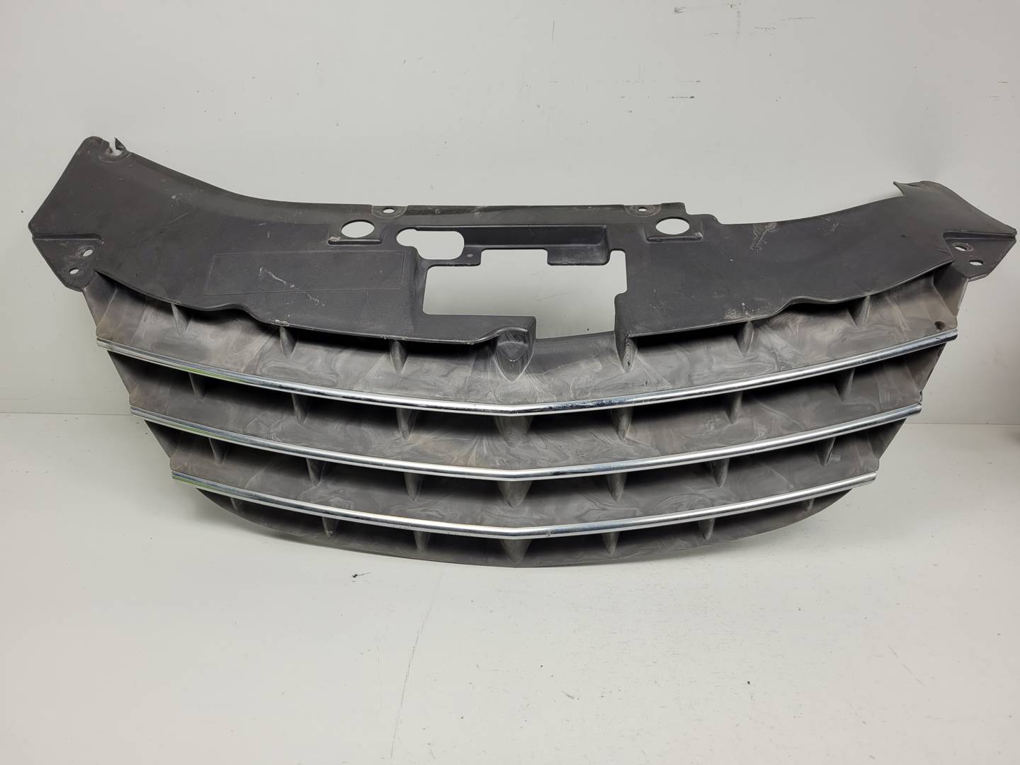 REJILLA DELANTERA - 0YW36TRMAB - CHRYSLER - SEBRING BERLINA