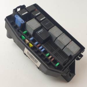 CAJA RELES / FUSIBLES 4X4314A073DC JAGUAR X-TYPE WAGON Autodesguaces Alicante