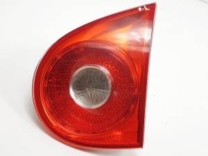 PILOTO TRASERO DERECHO INTERIOR 1K6945094G VOLKSWAGEN GOLF V BERLINA (1K1) Autodesguaces Alicante