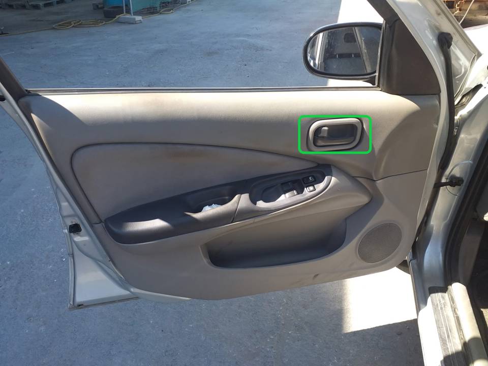 MANETA INTERIOR DELANTERA IZQUIERDA