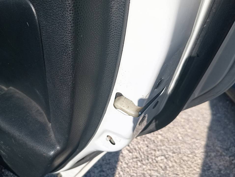 CERRADURA PUERTA TRASERA DERECHA
