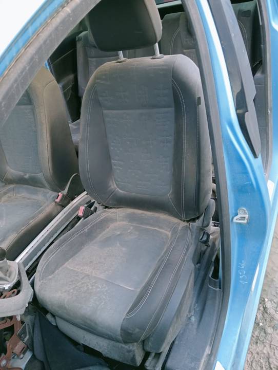 ASIENTO DELANTERO IZQUIERDO