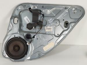ELEVALUNAS TRASERO DERECHO 4M51A045H22 FORD FOCUS BERLINA (CAP) Autodesguaces Alicante