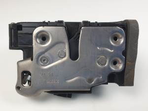 CERRADURA PUERTA DELANTERA DERECHA 13597530 OPEL ASTRA K SPORTS TOURER Autodesguaces Alicante