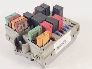 CAJA RELES / FUSIBLES 51742419 ALFA ROMEO 147 (190) Autodesguaces Alicante