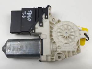 MOTOR ELEVALUNAS TRASERO DERECHO 101388102 SEAT LEON (1M1) Autodesguaces Alicante