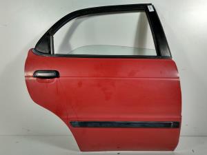 PUERTA TRASERA DERECHA SUZUKI BALENO FAM. SY (EG) Autodesguaces Alicante