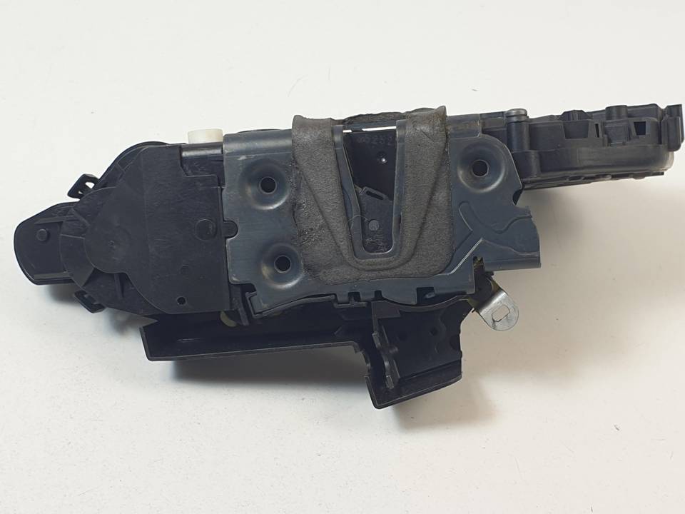 CERRADURA PUERTA TRASERA IZQUIERDA 8X2A26413AC LAND ROVER RANGE ROVER EVOQUE Autodesguaces Alicante