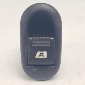 MANDO ELEVALUNAS DELANTERO DERECHO 96401469XT PEUGEOT 1007 Autodesguaces Alicante