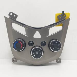 MANDO CALEFACCION / AIRE ACONDICIONADO 95465996 CHEVROLET AVEO BERLINA HATCHBACK Autodesguaces Alicante