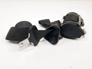 CINTURON SEGURIDAD TRASERO IZQUIERDO 888413899R DACIA LODGY (J92) Autodesguaces Alicante