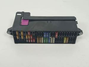 CAJA RELES / FUSIBLES 052331374300 VOLKSWAGEN GOLF PLUS (5M1) Autodesguaces Alicante