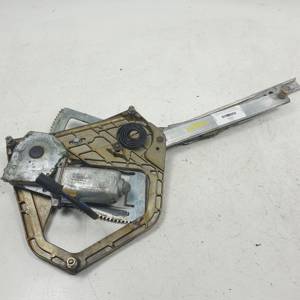 ELEVALUNAS DELANTERO DERECHO 0130821033 BMW SERIE 5 (E28) Autodesguaces Alicante