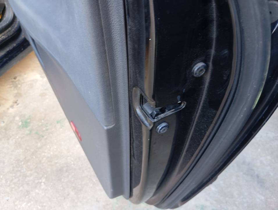 CERRADURA PUERTA DELANTERA DERECHA