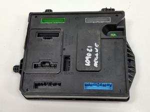 CAJA RELES / FUSIBLES 284B12041R RENAULT MEGANE III SPORT TOURER Autodesguaces Alicante