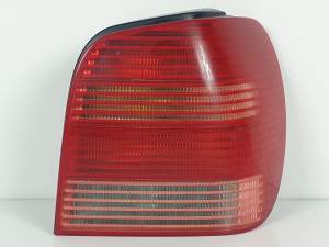 PILOTO TRASERO DERECHO 6N0945257B VOLKSWAGEN POLO BERLINA (6N2) Autodesguaces Alicante