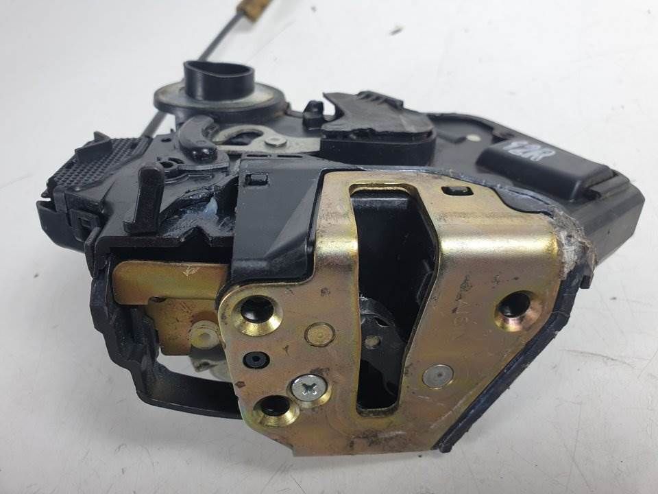 CERRADURA PUERTA DELANTERA DERECHA - TOYOTA - COROLLA VERSO (R1)