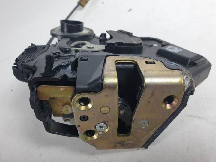 CERRADURA PUERTA DELANTERA DERECHA TOYOTA COROLLA VERSO (R1) Autodesguaces Alicante