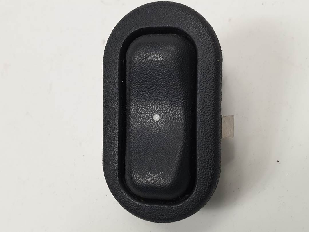 Commande de lève-vitre avant droite - 90561388 - OPEL - ASTRA G CARAVAN