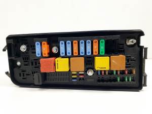 CAJA RELES / FUSIBLES 13187506 OPEL VECTRA C BERLINA Autodesguaces Alicante