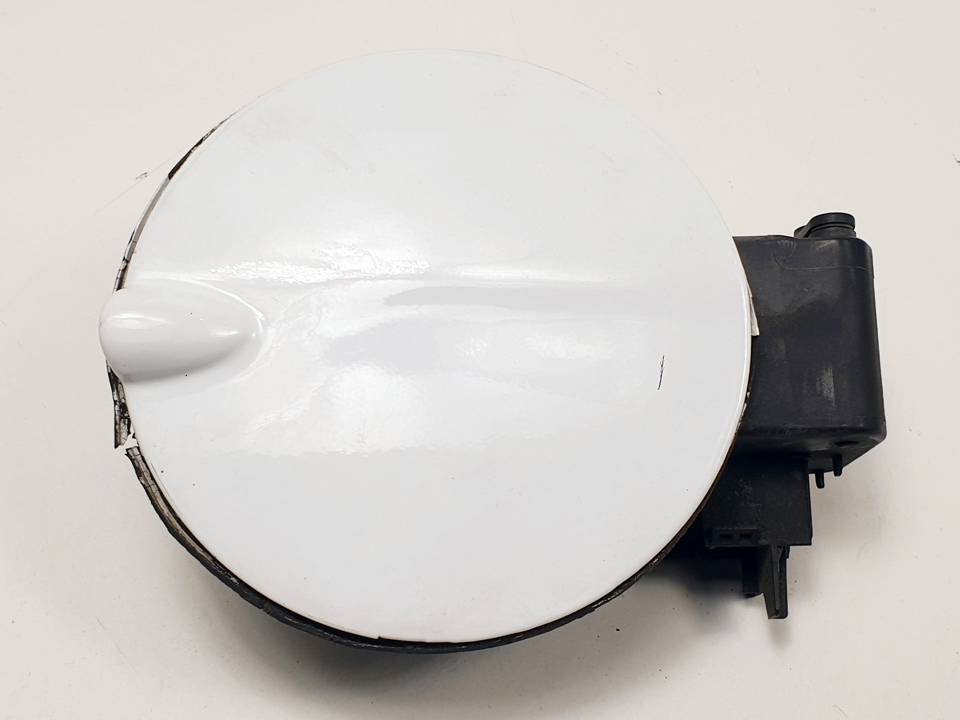 TAPA EXTERIOR COMBUSTIBLE A405A02AA FORD FOCUS BERLINA (CAP) Autodesguaces Alicante