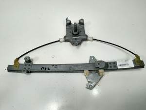 ELEVALUNAS TRASERO IZQUIERDO 116169 NISSAN PRIMERA BERLINA (P12) Autodesguaces Alicante