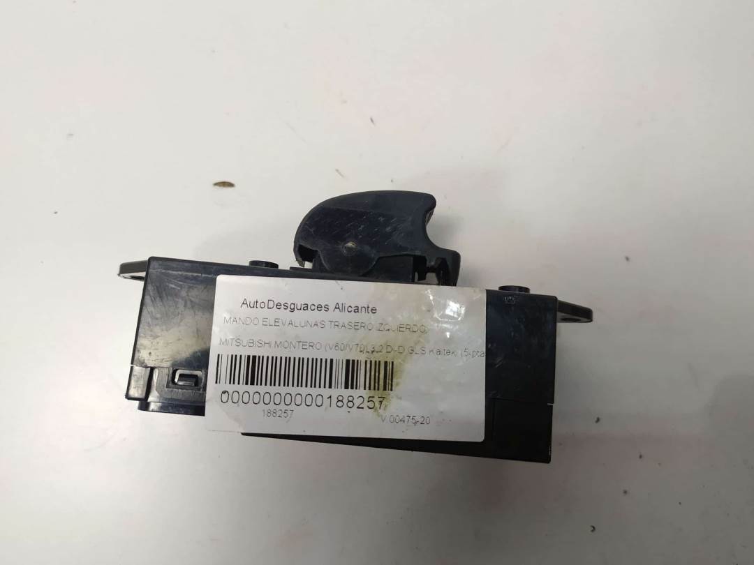 MANDO ELEVALUNAS TRASERO IZQUIERDO - 8608A007 - MITSUBISHI - MONTERO (V60/V70)