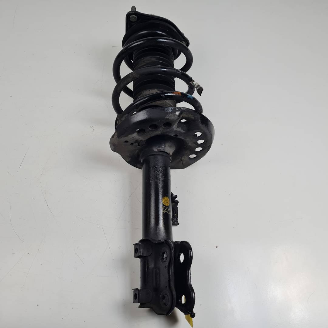 AMORTIGUADOR DELANTERO DERECHO - 546613Z720 - HYUNDAI - I40