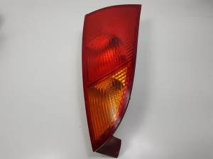 PILOTO TRASERO DERECHO XS4113404A FORD FOCUS BERLINA (CAK) Autodesguaces Alicante
