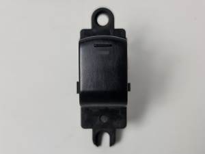 MANDO ELEVALUNAS TRASERO DERECHO YS4A43102FE NISSAN NAVARA PICK-UP (D40M) Autodesguaces Alicante