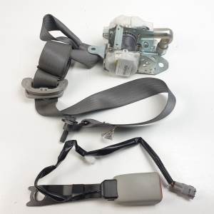 CINTURON SEGURIDAD DELANTERO DERECHO 2J082531 TOYOTA VENZA (AV10) Autodesguaces Alicante