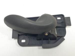 MANETA INTERIOR TRASERA DERECHA FIAT PUNTO BERLINA (188) Autodesguaces Alicante