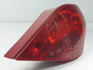 PILOTO TRASERO DERECHO 9649986580 PEUGEOT 207 Autodesguaces Alicante